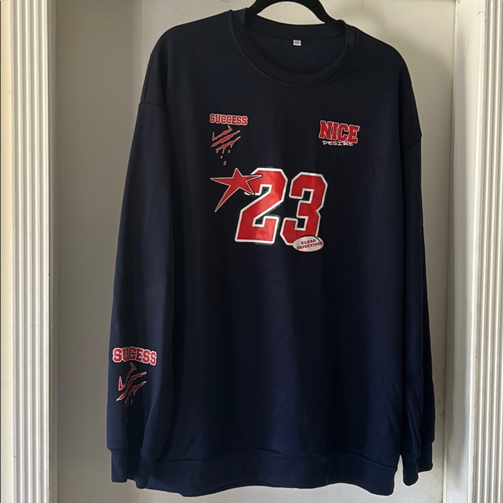Men’s long sleeve navy blue lightweight sweatshirt